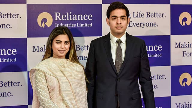 Isha and Akash Ambani during the Reliance Industries 41st Annual General Meeting at Birla Matoshree Hall inMumbai.       Isha and Akash Ambani during the Reliance Industries 41st Annual General Meeting at Birla Matoshree Hall inMumbai.   