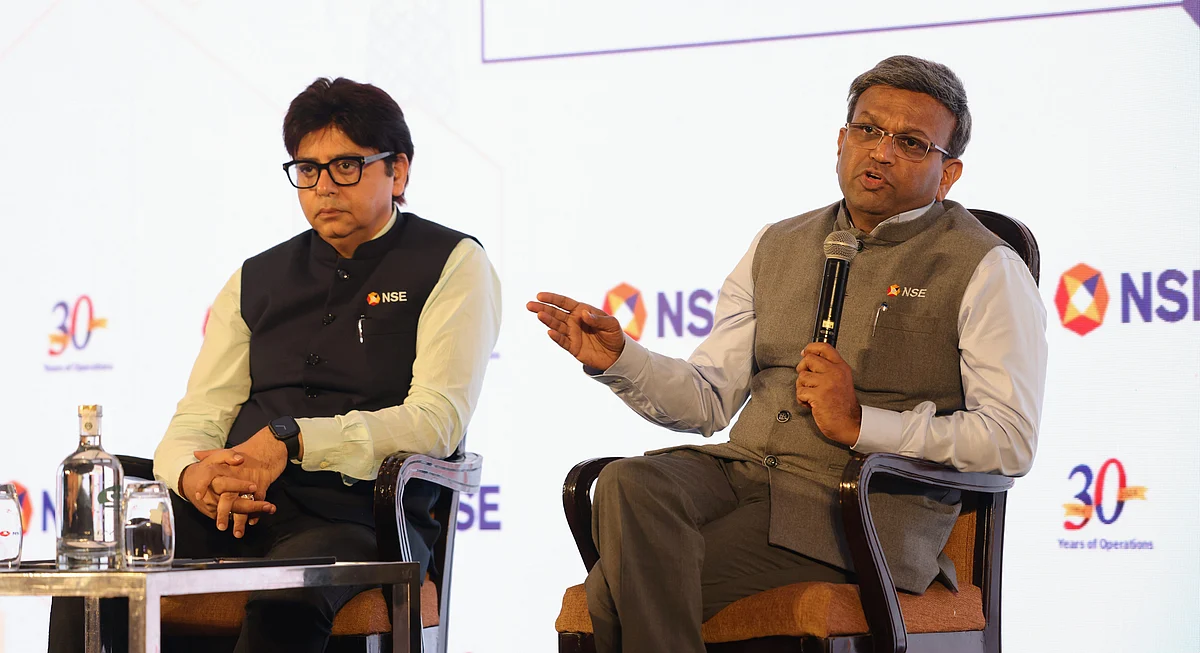 L-R: Harish K Ahuja, Head (Sustainability, Power/Carbon Markets, Listing, SSE) NSE and Sriram Krishnan, CBDO, NSE