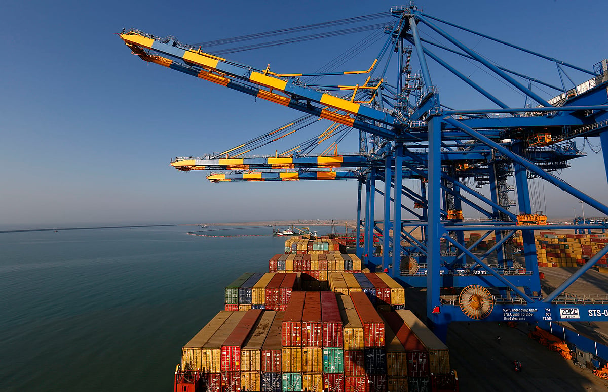 Container traffic at western ports plunges 97% amid disruptions; govt ...