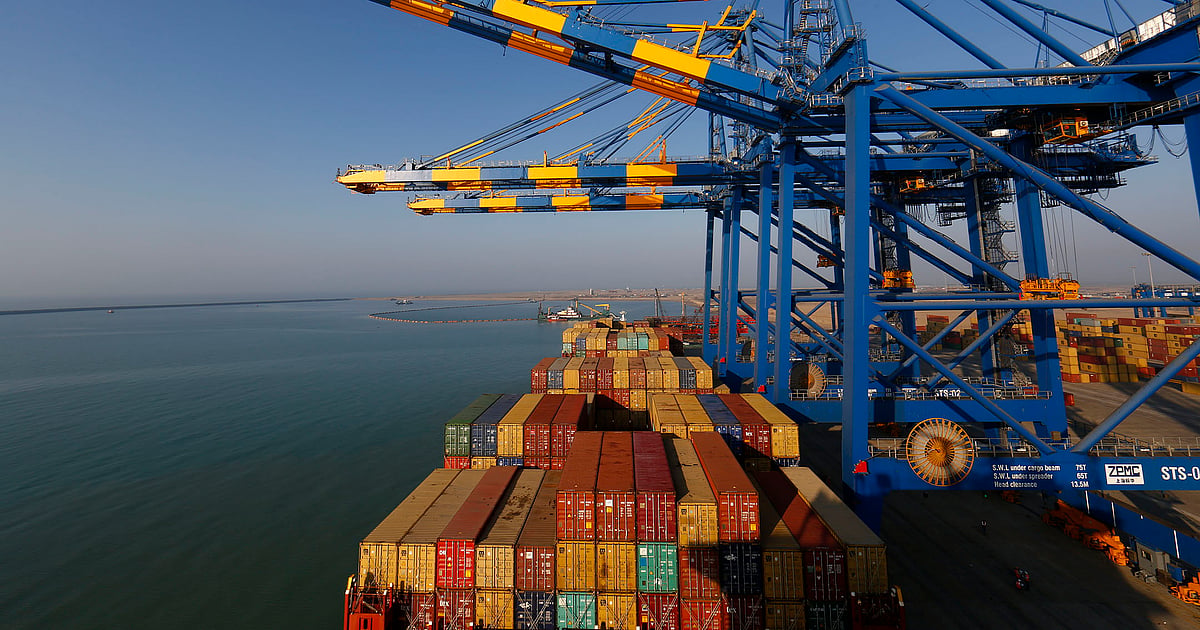 Container Traff Container traffic at western ports plunges 97% amid disruptions; govt ...