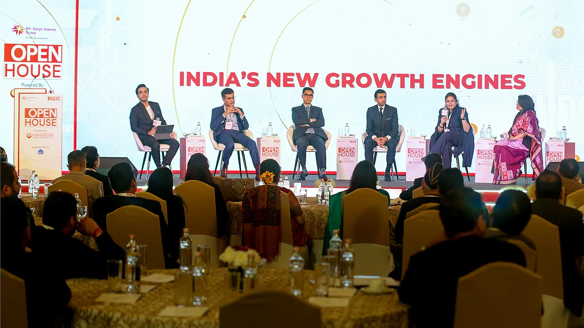 (From left) Ayush Ailawadi, consulting editor, RPSG; Sachin Chopra; Manish Sharma; Vineet Agarwal; Preeti Bajaj; Ajita Shashidhar, national editor, Fortune India
