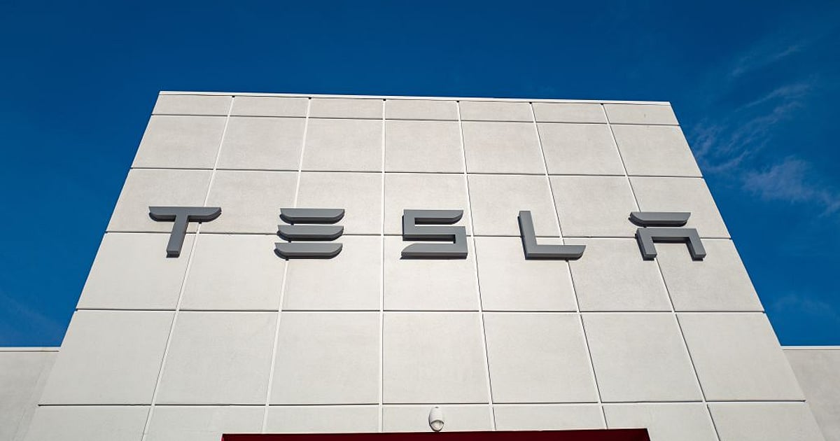 Tesla sets sights on India’s middle class, but steep tariffs force