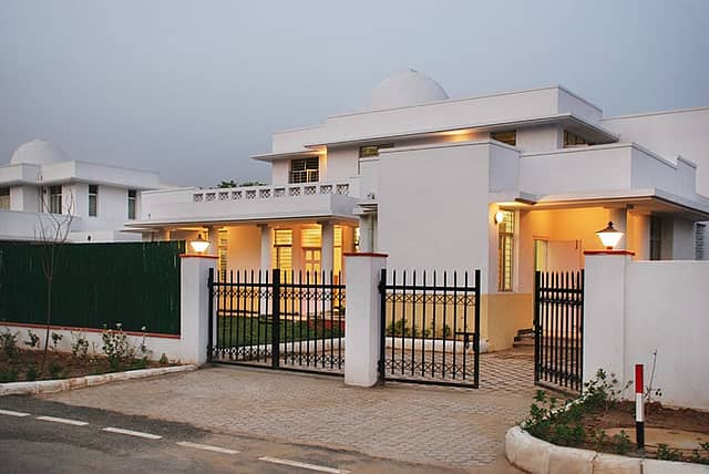 NBCC has built housing projects like the New Motibagh Green Complex in New Delhi.
