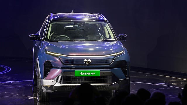 Tata Motors shares jump 3% despite drop in Q1 profit; here’s why Tata Motors shares jump 3% despite drop in Q1 profit; here’s why