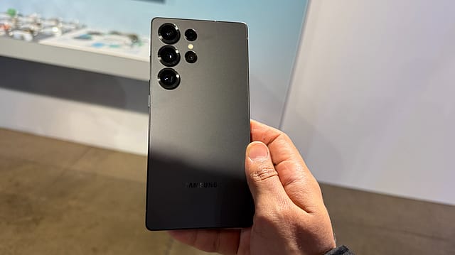 I switched from iPhone to the Galaxy S25 Ultra for a week. Here's what happened