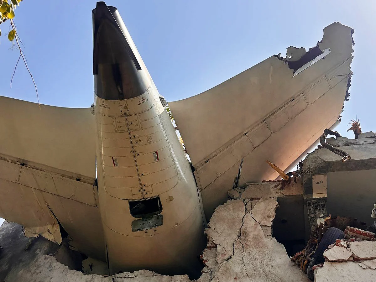 The Committee will ascertain the root cause of the crash and assess contributing factors, including mechanical failure, human error, weather conditions, regulatory compliance, and other reasons.