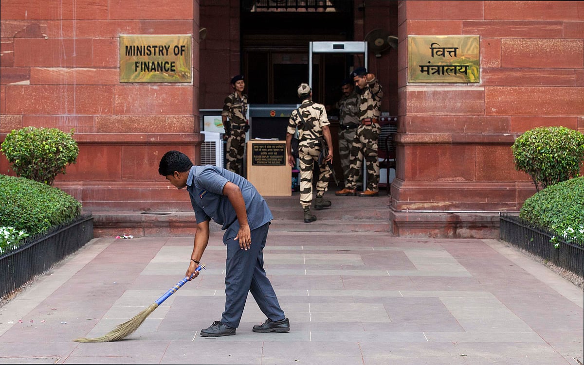 India's Economy Shows Resilience: Ministry Highlights Steady Growth Despite Global Headwinds