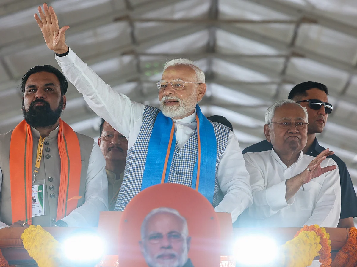 PM flagged off the Vande Bharat Express between Patliputra and Gorakhpur.