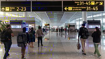 Limited flights between India and Gulf nations resume to evacuate stranded passengers amid ongoing airspace curbs