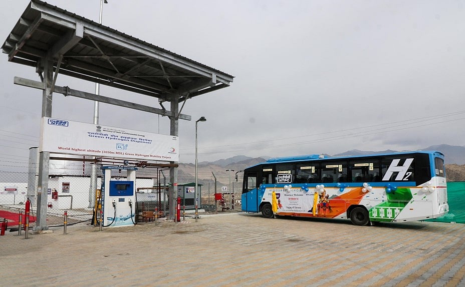 This initiative marks India’s first commercial deployment of hydrogen fuel buses.
