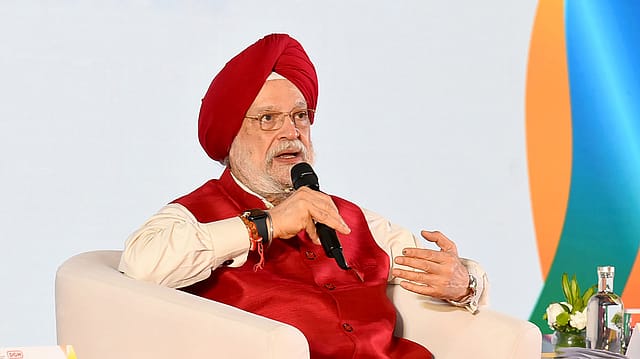 India inks first-ever structured LPG supply contract with US; PSUs to import 2.2 MTPA from 2026 India inks first-ever structured LPG supply contract with US; PSUs to import 2.2 MTPA from 2026