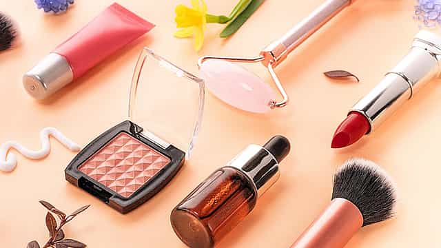 Colorbar plans to double revenues to ₹1000 cr by FY27 via foreign forays; eyes Middle East, U.S., Mexico, Nepal