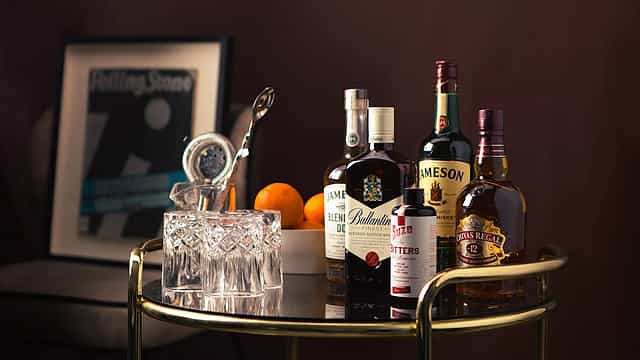 Scotch, gin imports to get cheaper as India-UK FTA halves alcohol duty, alcobev majors term it 'historic'