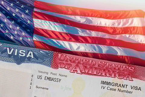 U.S. govt has raises the annual H-1B visa application fee from $1,000 to $100,000 per applicant