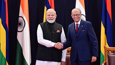 Indian PM Narendra Modi with Mauritian PM Dr. Navin Ramgoolam