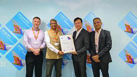 Aloke Singh, MD, Air India Express, along with Sheldon Hee, Regional Vice President, Asia Pacific, and other officials.
