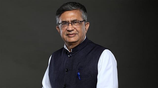 NSE CEO pitches for minimum qualifying criteria for derivatives trading NSE CEO pitches for minimum qualifying criteria for derivatives trading