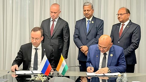 Prabhat Ranjan, HAL and Oleg Bogomolov, PJSC UAC, Russia, signing the MoU in the presence of D. K. Sunil, CMD, HAL and Vadim Badeka, Director General, PJSC UAC.