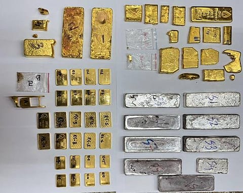 In total, 11.88 kilograms of 24-carat gold valued at ₹15.05 crore, and 8.72 kg of silver worth ₹13.17 lakh, were seized under the provisions of the Customs Act.