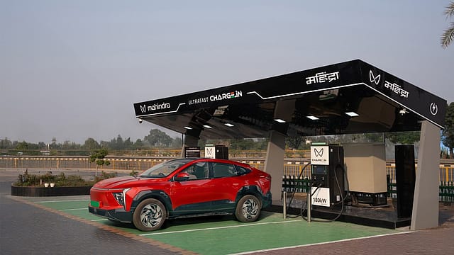 Mahindra Charge_IN inaugurates 180 kW ultra-fast charging network; commits to set up 1000 charging points by 2027-end