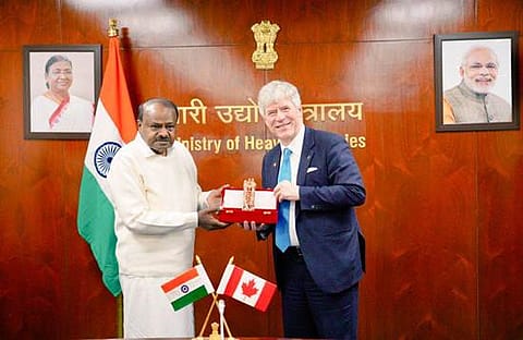 The talks were led by Union Minister for Heavy Industries and Steel H.D. Kumaraswamy and Canadian Minister of Natural Resources Tim Hodgson,