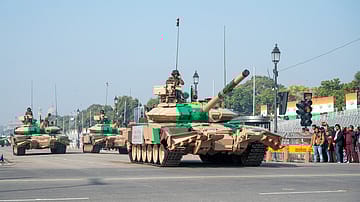 Defence ministry signs contracts for procurement of critical equipment for T-72T-90 tanks