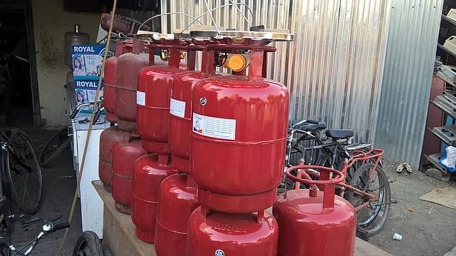 Centre doubles 5-kg LPG cylinder allocation for migrant labourers in all states Centre doubles 5-kg LPG cylinder allocation for migrant labourers in all states
