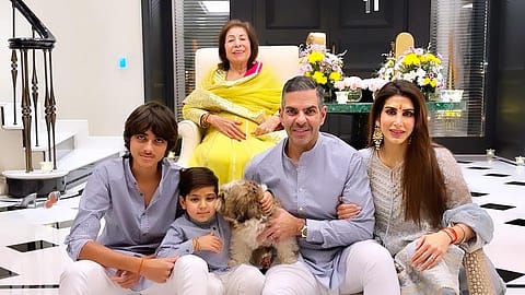 An old image of Sona Comstar Founder Sanjay Kapur with his wife Rani kapur and wife Priya Kapur