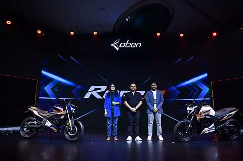 (L-R): Madhumita Agrawal, Founder & CEO, Oben Electric; Dinkar Agrawal, Founder & COO, Oben Electric; Sagar Thakkar, Co-Founder & CPO, Oben Electric at the launch of the Oben Rorr EVO