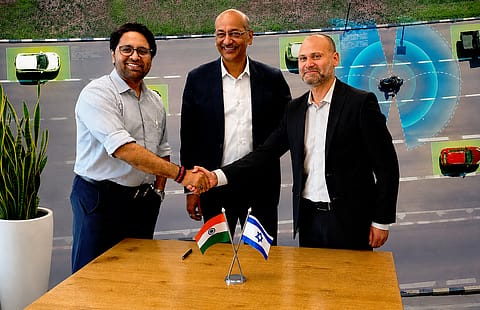 (L to R): Rahul Dhoot- Founder and Managing Director- Dhoot Transmission Ltd., Naveen Kumar, CEO – India (Wiring Harness and Electronics) of Dhoot Transmission and Uri Lavi: Founder and CEO – Ride Vision