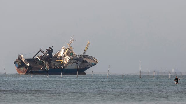 U.S., Iran officials reach Switzerland for high-stakes peace talks amid Hormuz tensions U.S., Iran officials reach Switzerland for high-stakes peace talks amid Hormuz tensions