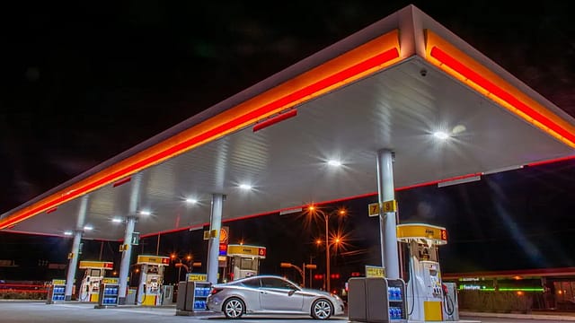 Govt restricts bulk users from buying petrol, diesel at fuel stations for up to 90 days amid supply concerns Govt restricts bulk users from buying petrol, diesel at fuel stations for up to 90 days amid supply concerns