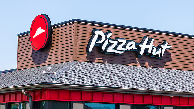 Yum! Brands to sell Pizza Hut for $2.7 billion Yum! Brands to sell Pizza Hut for $2.7 billion