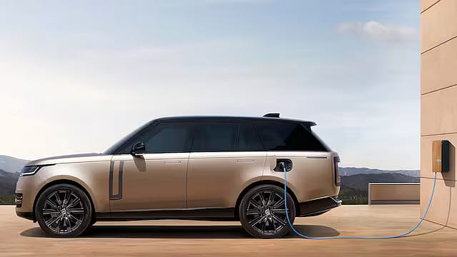 JLR targets double-digit revenue growth, £1.7 billion cost savings as Tata-owned carmaker bets on US expansion JLR targets double-digit revenue growth, £1.7 billion cost savings as Tata-owned carmaker bets on US expansion