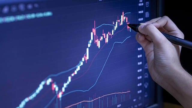 Sensex falls over 750 points, Nifty slips below 24,000 as IT stocks drag despite positive global market cues Sensex falls over 750 points, Nifty slips below 24,000 as IT stocks drag despite positive global market cues