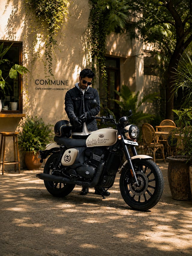 Jawa 42 Ivory moves online via Amazon and Flipkart as Classic Legends tests digital-first booking model for premium motorcycles Jawa 42 Ivory moves online via Amazon and Flipkart as Classic Legends tests digital-first booking model for premium motorcycles