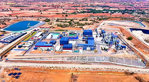 The project is expected to produce around 400 kg of gold in 2026–27 in its initial phase, with output projected to gradually scale towards nearly 1,000 kg (1 tonne) annually as expansion plans are implemented.