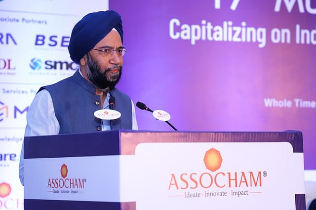 Mutual fund investor base jumps from 1 crore to 6 crore in a decade; retail commands two-thirds of AUM Mutual fund investor base jumps from 1 crore to 6 crore in a decade; retail commands two-thirds of AUM