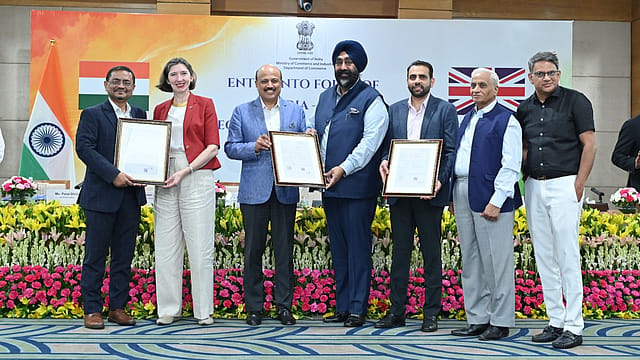 India ships first jewellery consignment to UK under CETA, eyes $2.5 billion exports in three years India ships first jewellery consignment to UK under CETA, eyes $2.5 billion exports in three years