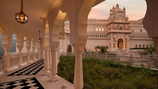 The Oberoi Rajgarh Palace weav The Oberoi Rajgarh Palace weav