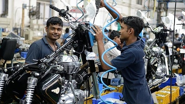 India manufacturing PMI slips India manufacturing PMI slips