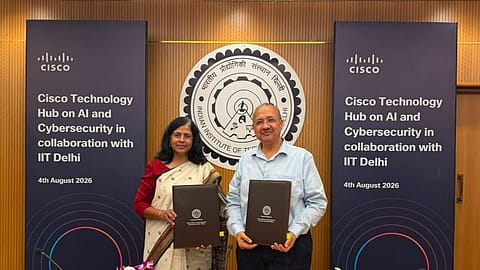 Daisy Chittilapilly, President, Cisco India & South Asia and Prof. Ashwini K. Agrawal, Dean (R&D), IIT Delhi.