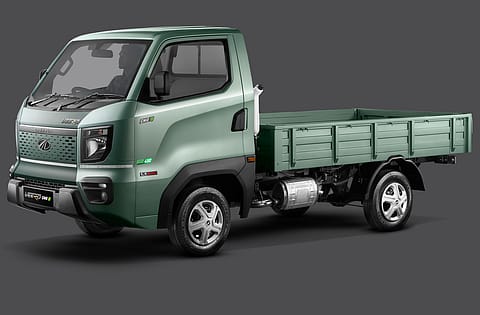 Mahindra expanded the Veero range with the launch of the 1.1-tonne XXL CNG variant and upgraded its diesel range