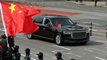 Xi Jinping’s Hongqi N701 at De