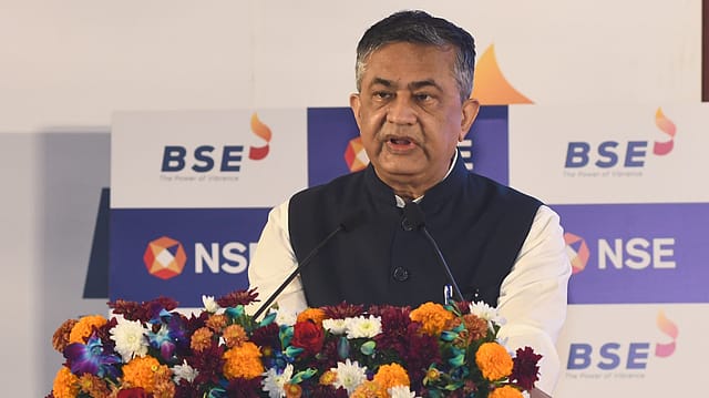 NSE debut puts BSE under press NSE debut puts BSE under press