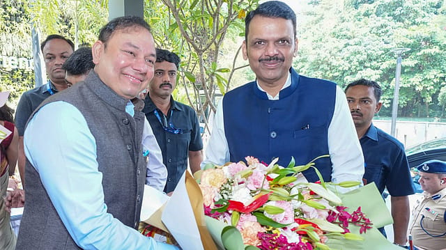 Fadnavis opens Dharavi Experie Fadnavis opens Dharavi Experie