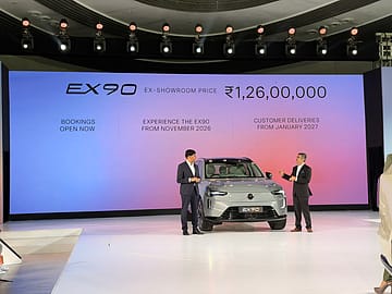 Volvo weighs plug-in hybrids f