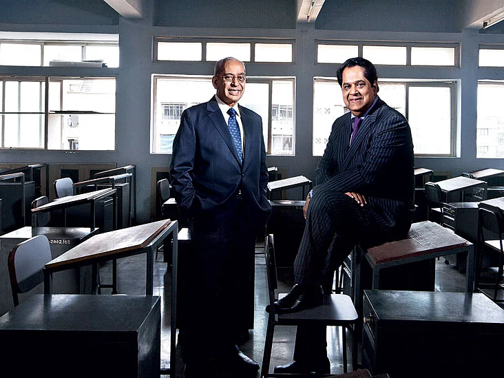 Meet the masters: Narayanan Vaghul and K.V. Kamath (right). 