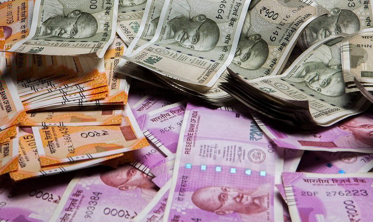 Government moves to stabilise rupee