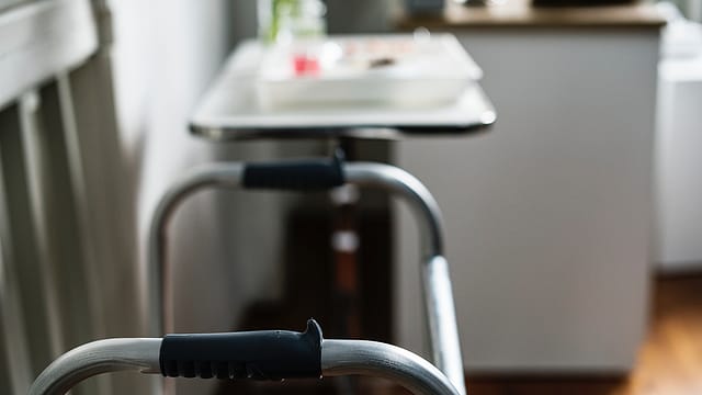 Regulator asks J&J to pay Rs 20 lakh for each faulty hip implant Regulator asks J&J to pay Rs 20 lakh for each faulty hip implant